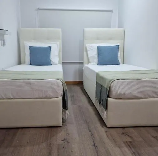 호스텔 A.l. Katekero *